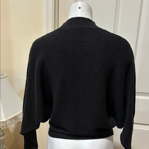 Zara Mock Neck Knit Sweater. Medium - Picture 5 of 8